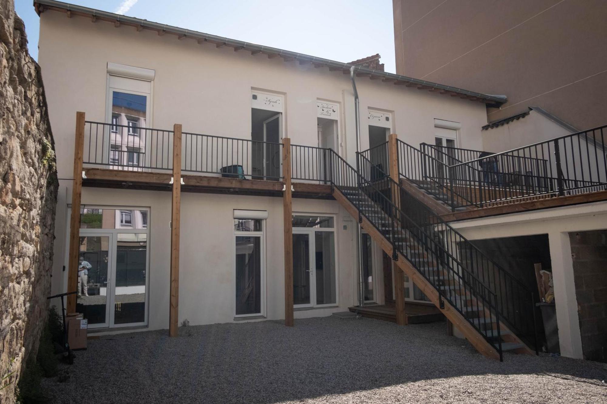 דירות סן-אטיין Bibemus Casa Maja - Baignoire Balneo - Parking - Terrasse מראה חיצוני תמונה