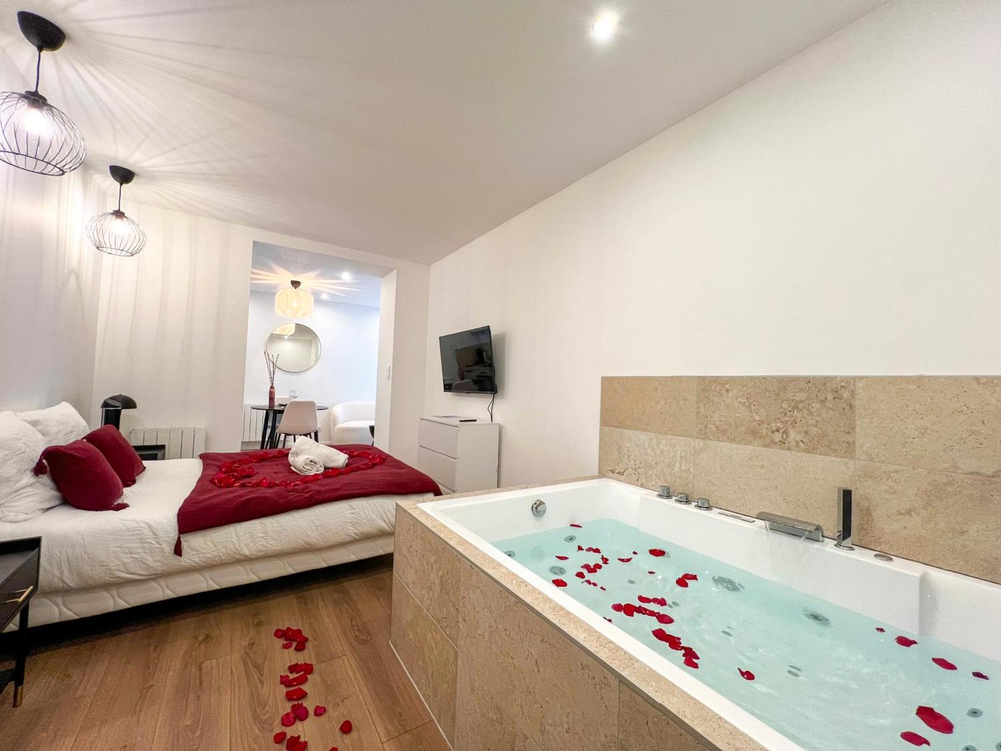 דירות סן-אטיין Bibemus Casa Maja - Baignoire Balneo - Parking - Terrasse מראה חיצוני תמונה