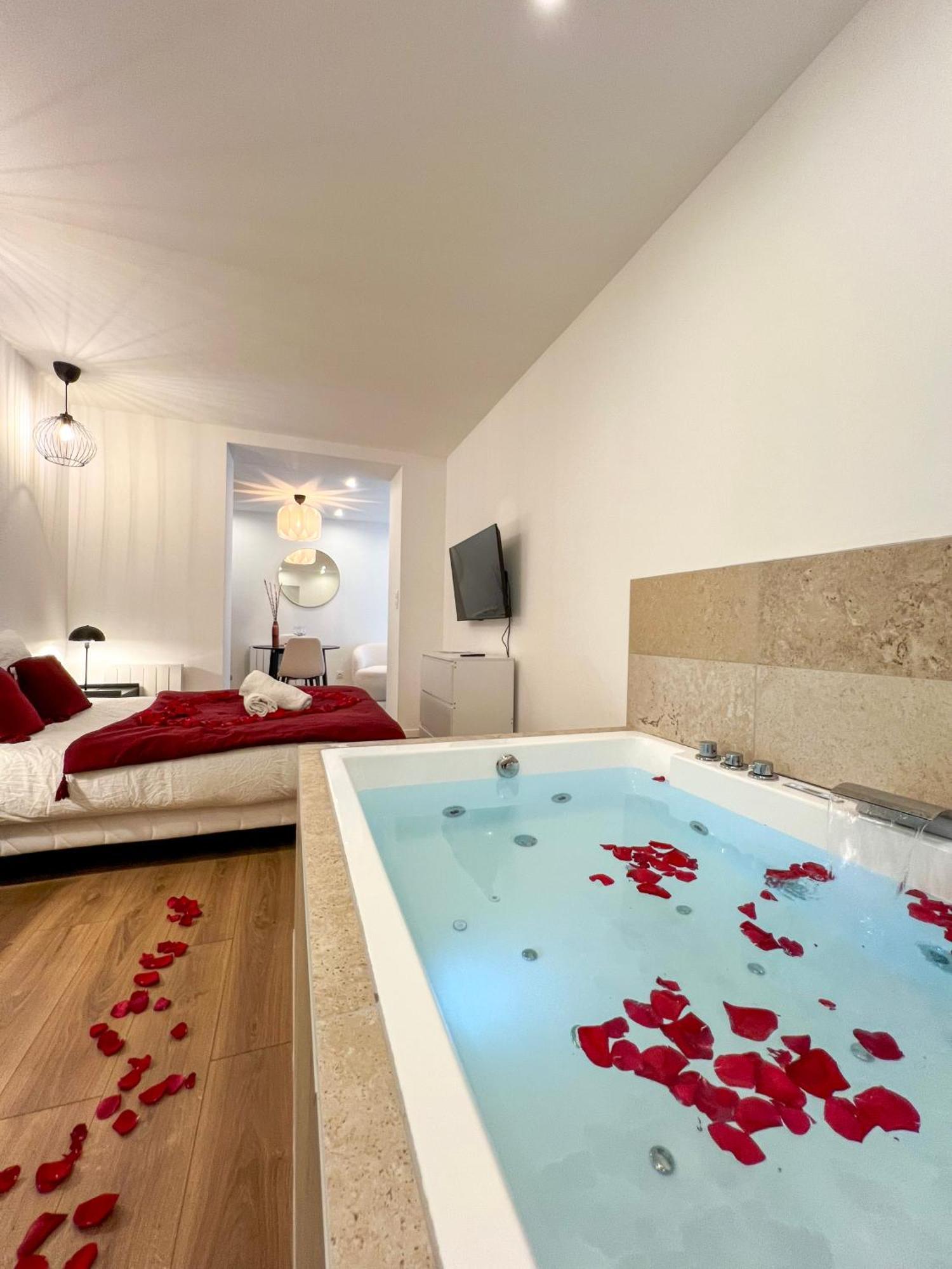דירות סן-אטיין Bibemus Casa Maja - Baignoire Balneo - Parking - Terrasse מראה חיצוני תמונה